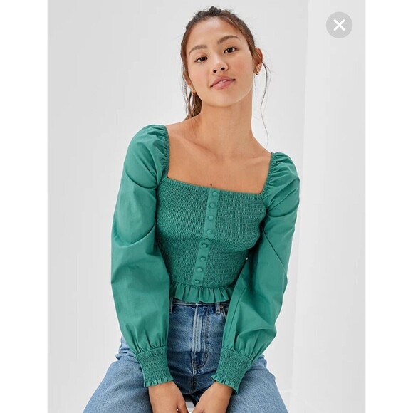 American Eagle Outfitters Tops - American Eagle Green Smocked Square Neck Crop Blouse Long Sleeve Women's Small